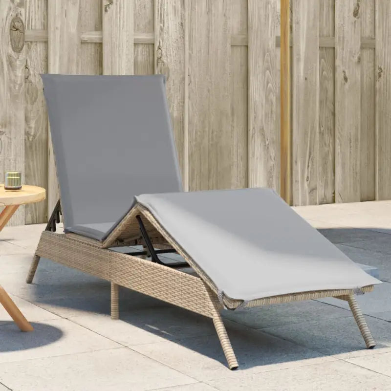 Ligstoel met poly rattan en verstelbare posities voor ultiem comfort - Beige en grijs / 1 - Ligstoelen
