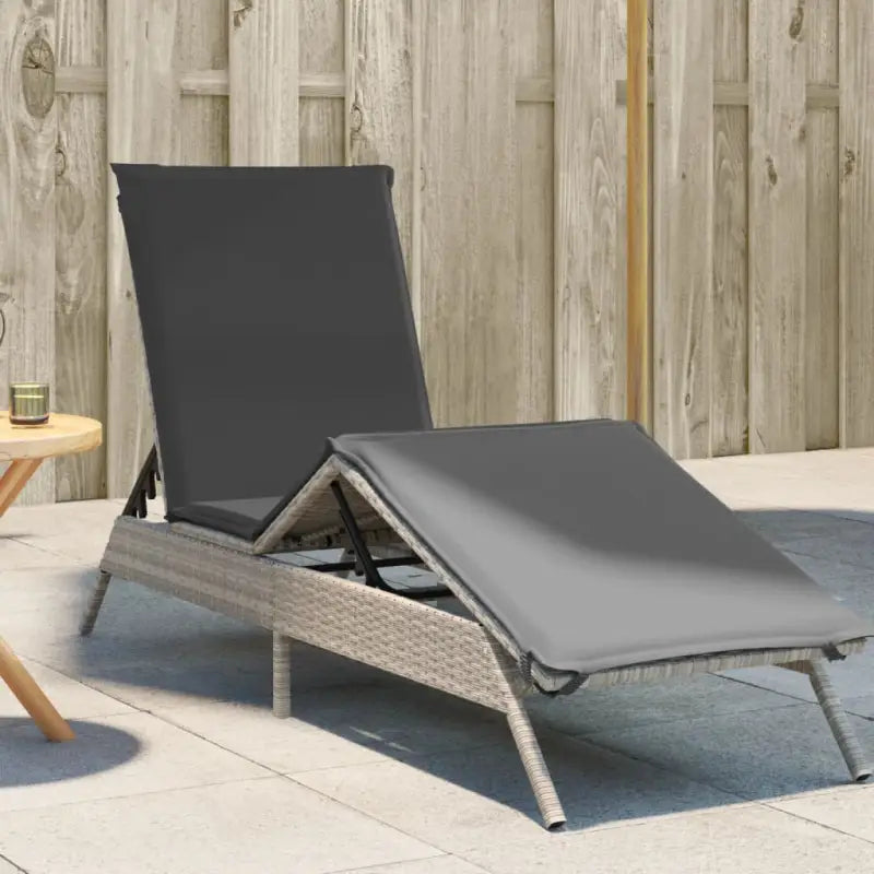 Ligstoel met poly rattan en verstelbare posities voor ultiem comfort - Lichtgrijs / 1 - Ligstoelen