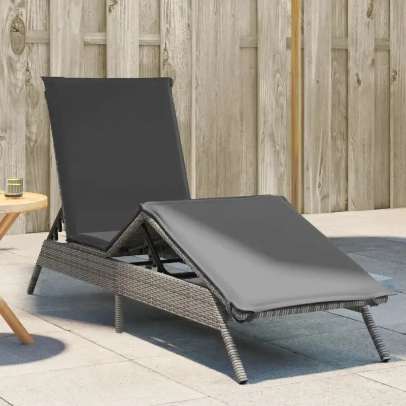 Ligstoel met poly rattan en verstelbare posities voor ultiem comfort - Grijs / 1 - Ligstoelen