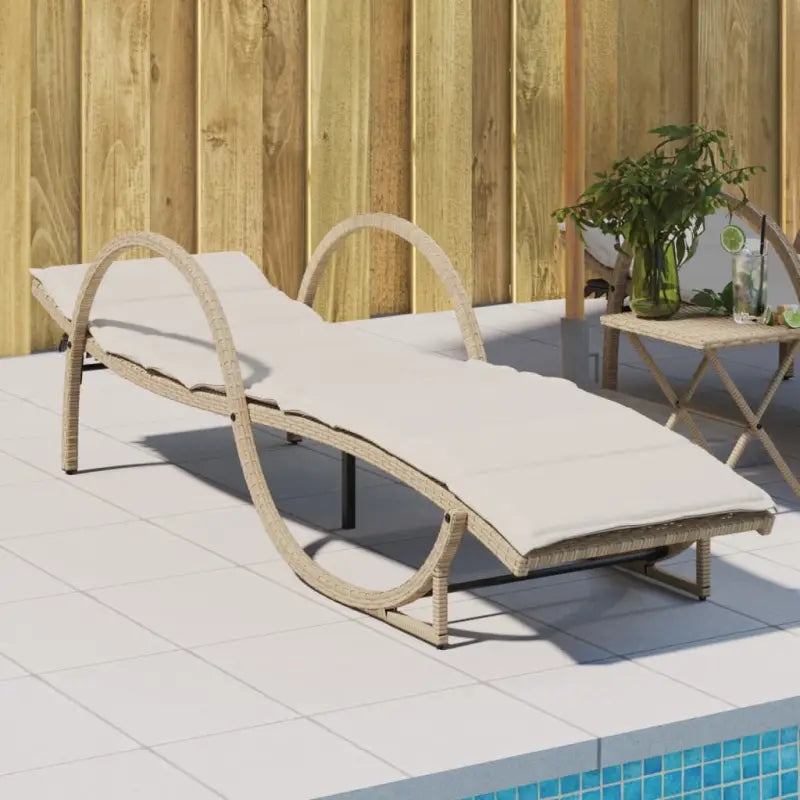 Ligtstoel met verstelbare rugleuning en poly rattan voor buitenplezier - beige en crèmewit / 1 - Ligstoelen
