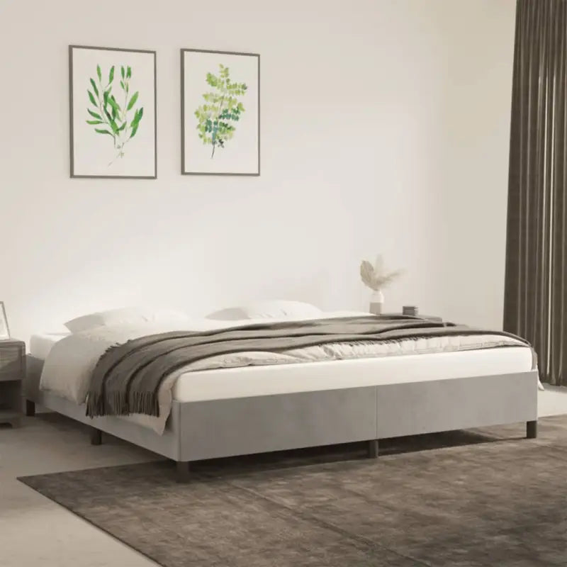 Luxe bedframe met multiplex lattenbodem en zachte fluwelen bekleding - Bedden & bedframes