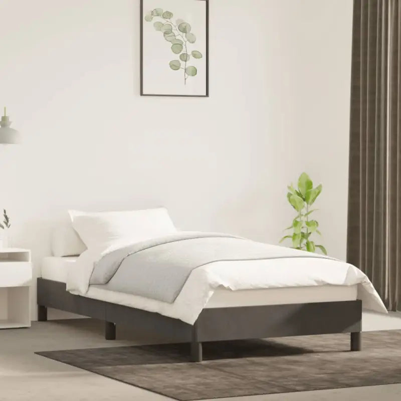 Luxe bedframe met multiplex lattenbodem en zachte fluwelen bekleding - Bedden & bedframes