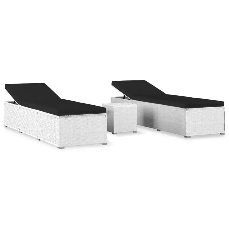 Luxe loungestoelen voor een ontspannende zonnige dag - Ligstoelen
