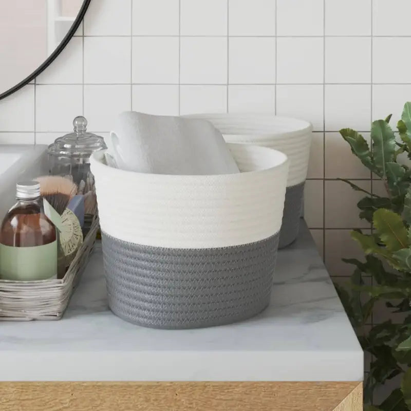 Manden met modern design voor praktische en decoratieve opberging - Manden