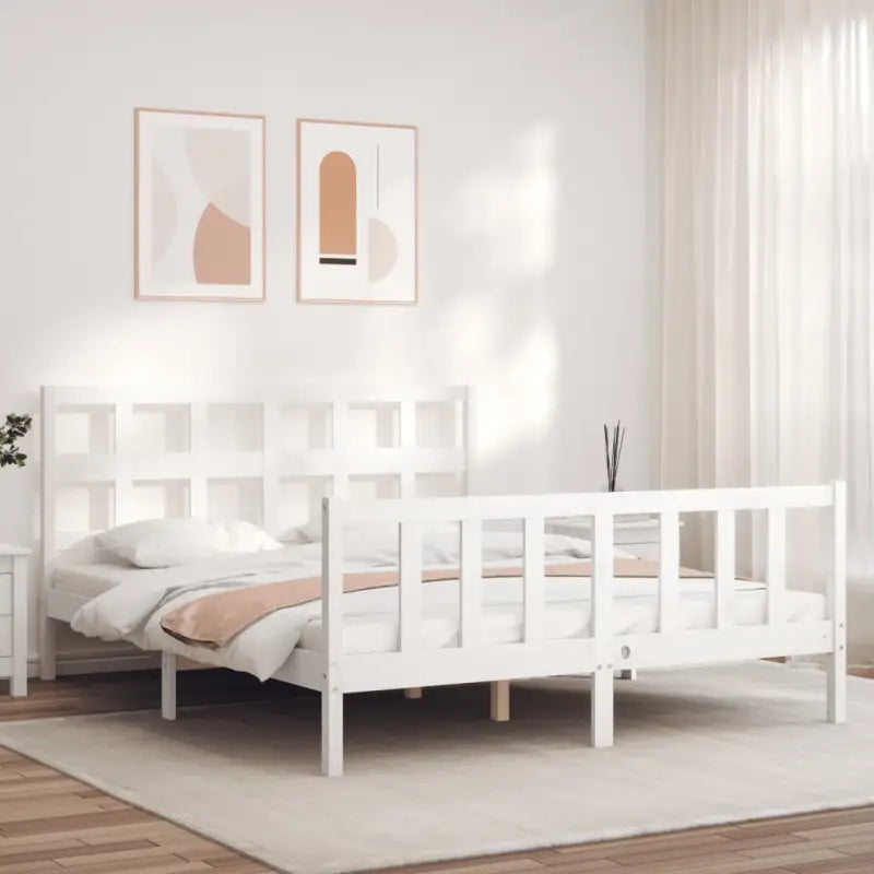 Massief Grenenhout Bedframe voor een Natuurlijke en Comfortabele Slaapruimte - Bedden & bedframes