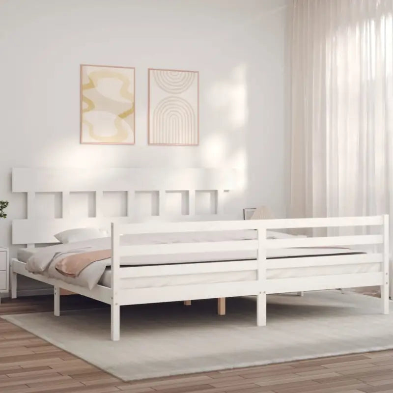 Massief Grenenhout Bedframe voor een Natuurlijke en Comfortabele Slaapruimte - Wit / 200 x 200 cm / Laag - Bedden &