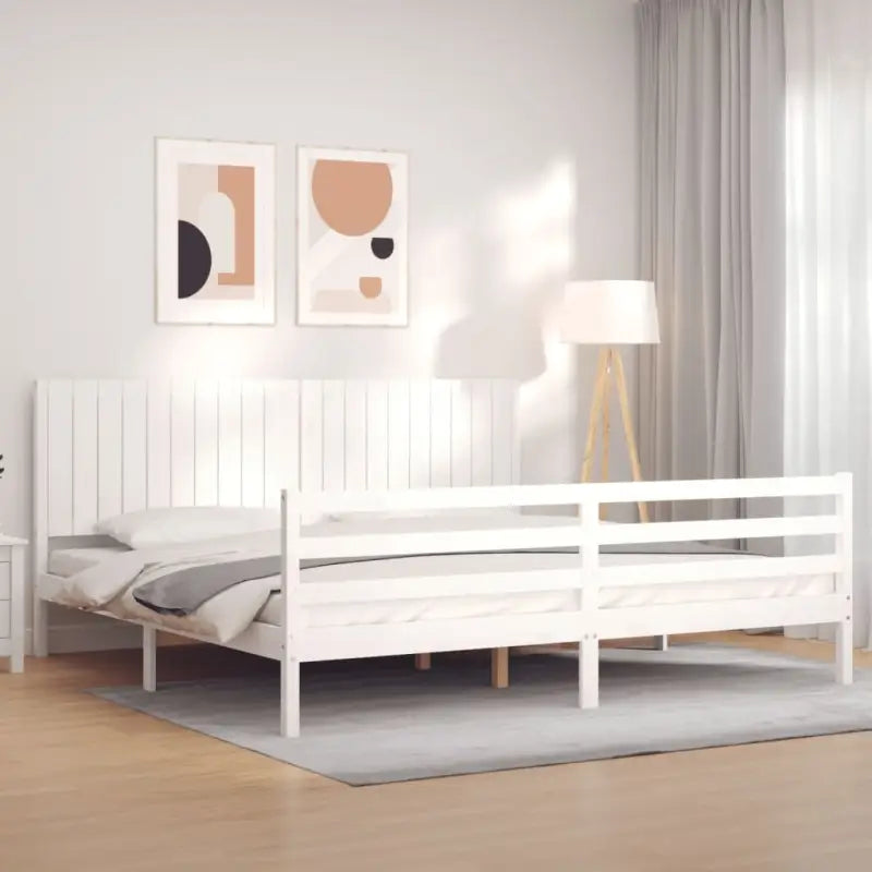 Massief Grenenhout Bedframe voor een Natuurlijke en Decoratieve Slaapruimte - Wit / 200 x 200 cm - Bedden & bedframes