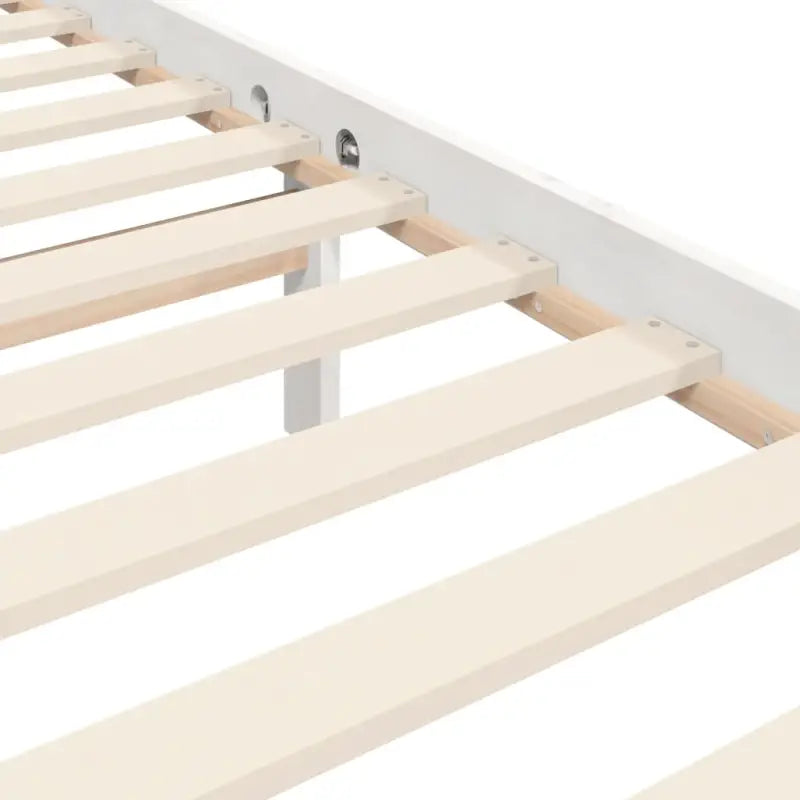 Massief Grenenhout Bedframe voor een Natuurlijke en Decoratieve Slaapruimte - Bedden & bedframes