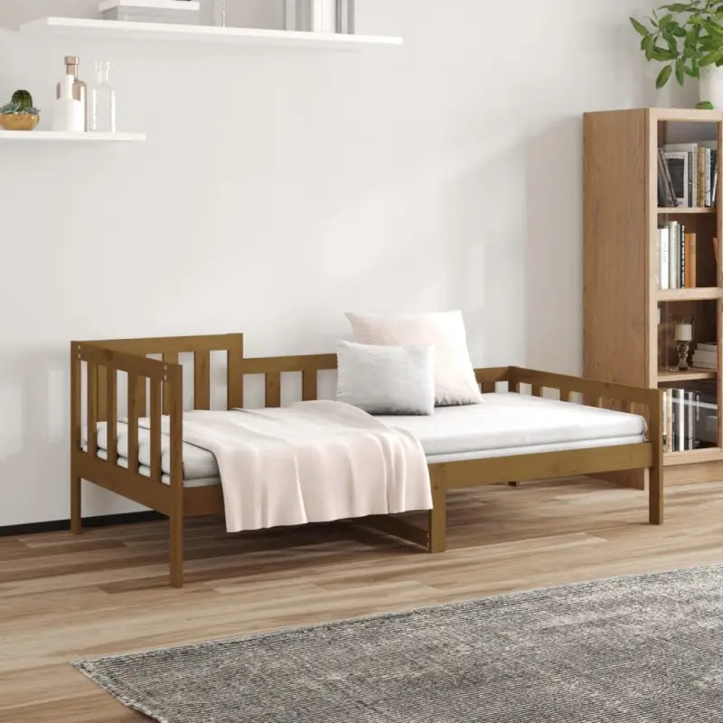 Massief Grenenhouten Bedden en Slaapbanken voor woonkamer en slaapkamer - Bedden & bedframes