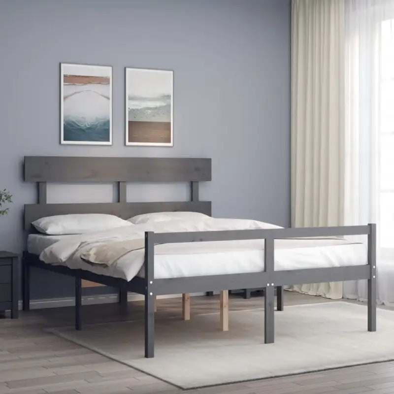 Massief Grenenhouten Bedframe voor een Natuurlijke en Decoratieve Slaapruimte - Grijs / 150 x 200 cm / Hoog - Bedden &