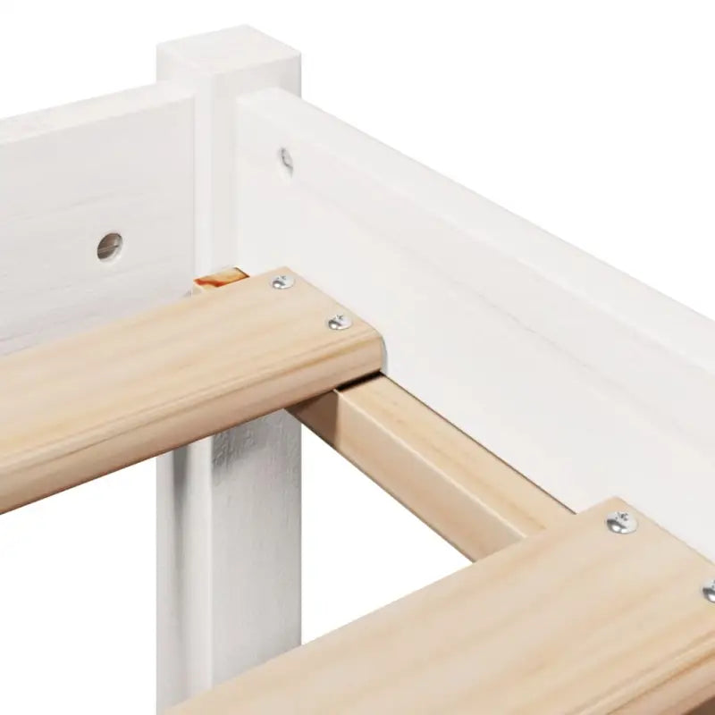Massief Grenenhouten Bedframe voor een Natuurlijke en Decoratieve Slaapruimte - Bedden & bedframes