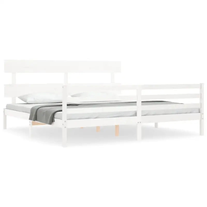 Massief Grenenhouten Bedframe voor een Natuurlijke en Decoratieve Slaapruimte - Bedden & bedframes