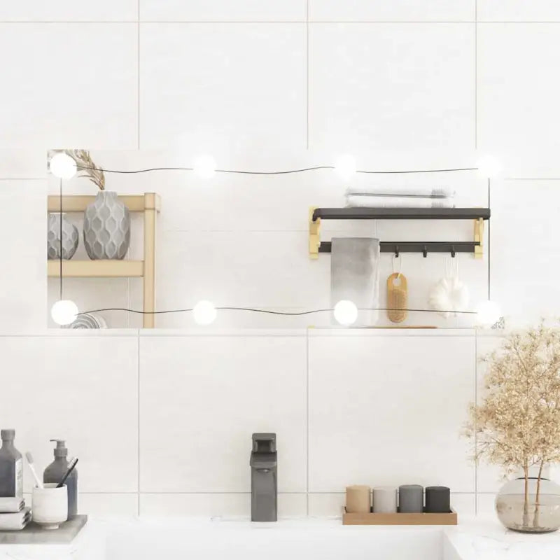 Minimalistische wandspiegel voor een ruimere uitstraling - 30 x 80 cm / 1 / Met LED’s - Spiegels
