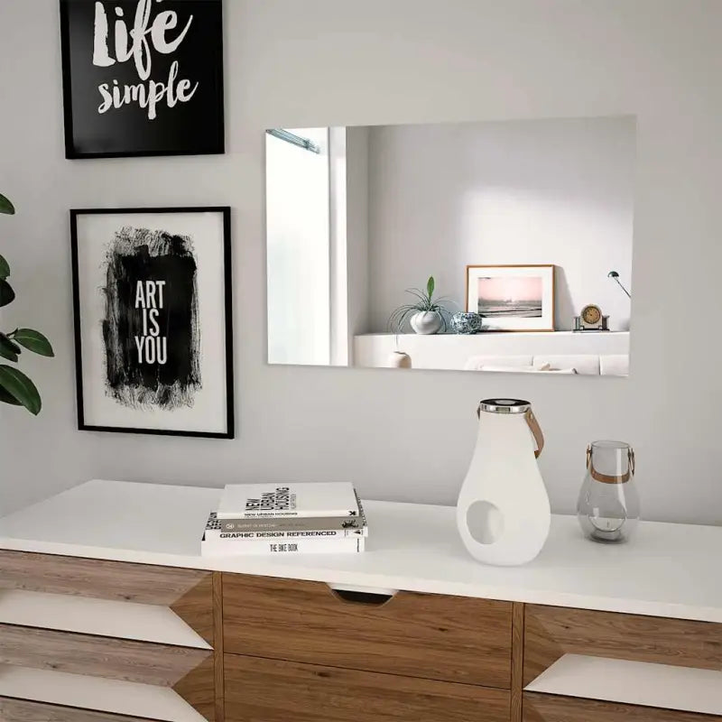 Minimalistische wandspiegel voor een ruimere uitstraling - Spiegels