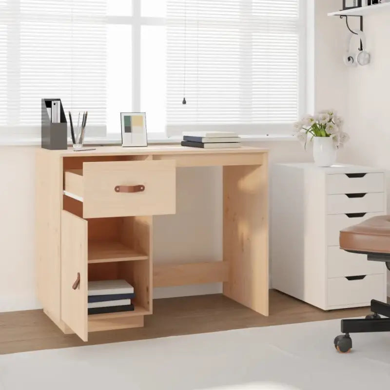 Modern bureau met massief grenenhout voor een elegante werkplek - Bureaus