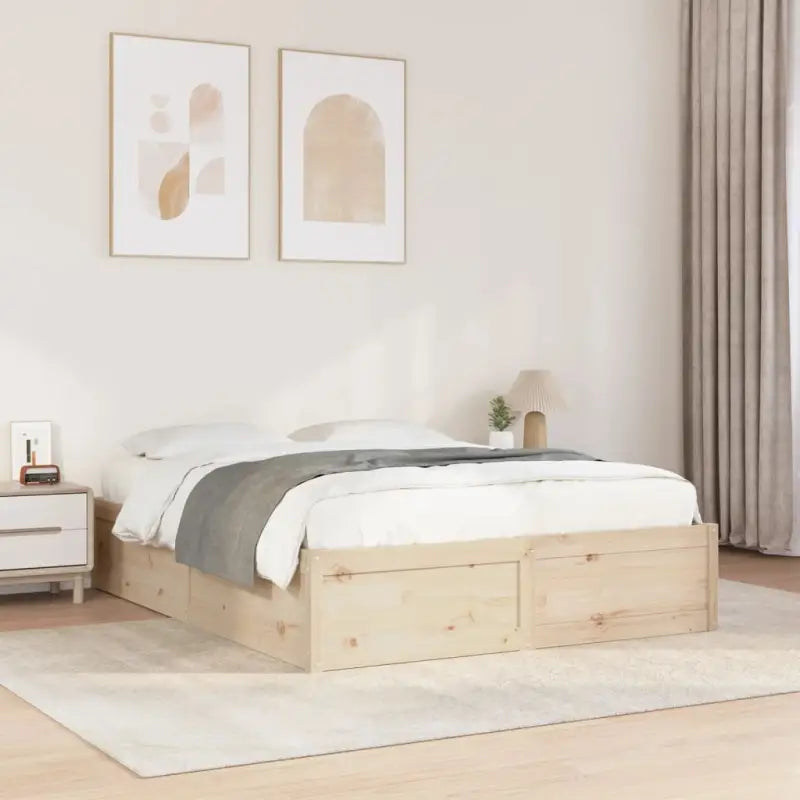 Moderne bedframe van massief grenenhout met multiplex lattenbodem - Massief grenenhout / 140 x 190 cm - Bedden &