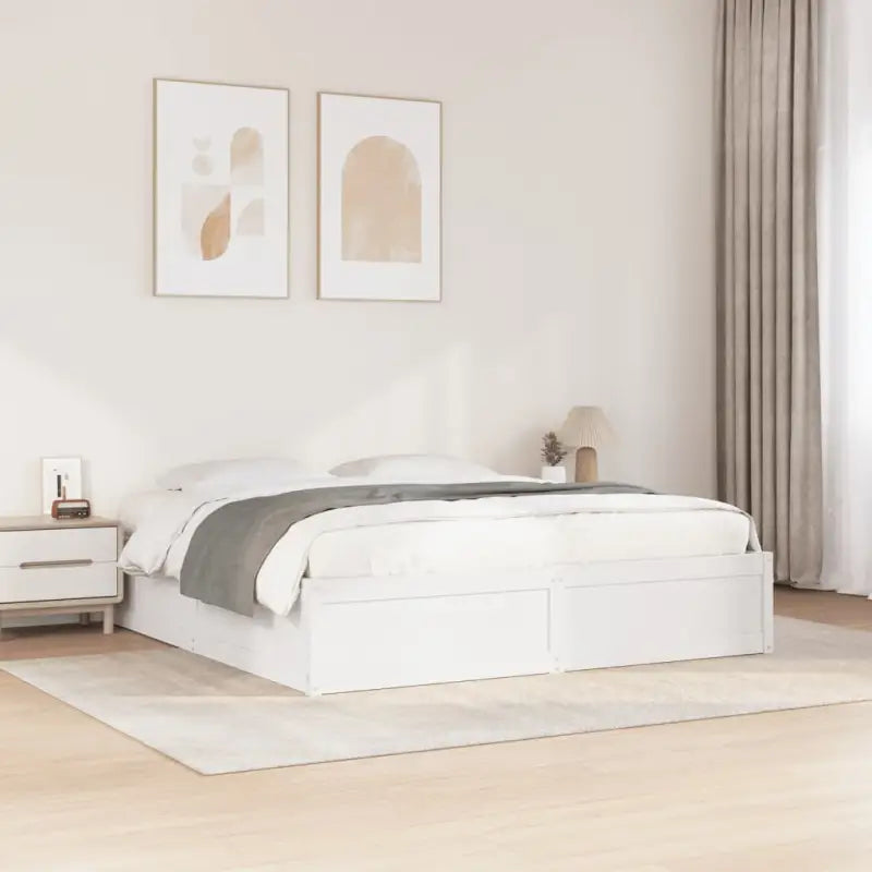 Moderne bedframe van massief grenenhout met multiplex lattenbodem - Wit / 180 x 200 cm - Bedden & bedframes