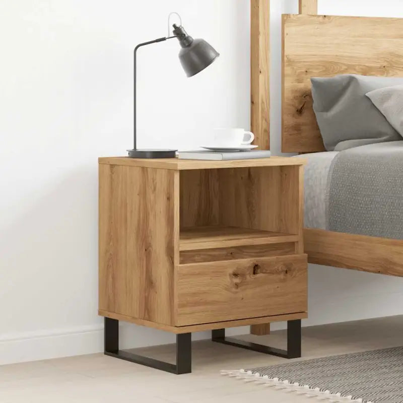 Nachtkastje met bewerkt hout en metalen poten voor een strak interieur - artisanaal eikenkleurig / 1 - Nachtkastjes