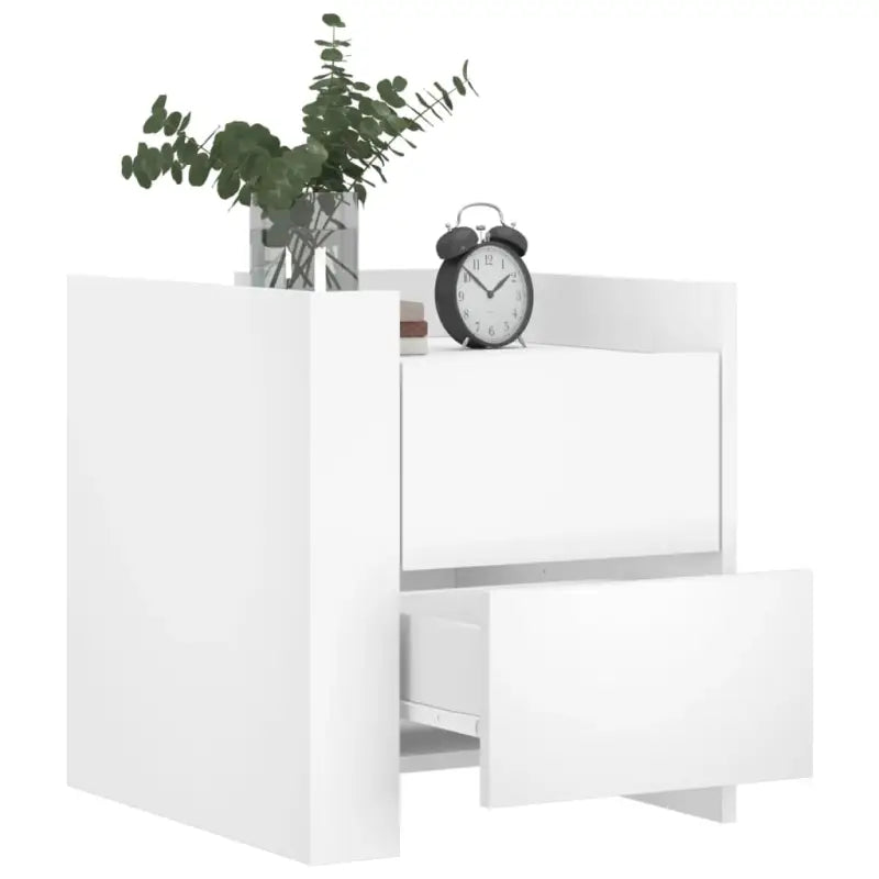 Nachtkastje met bewerkt hout voor een tijdloze woonstijl - Nachtkastjes