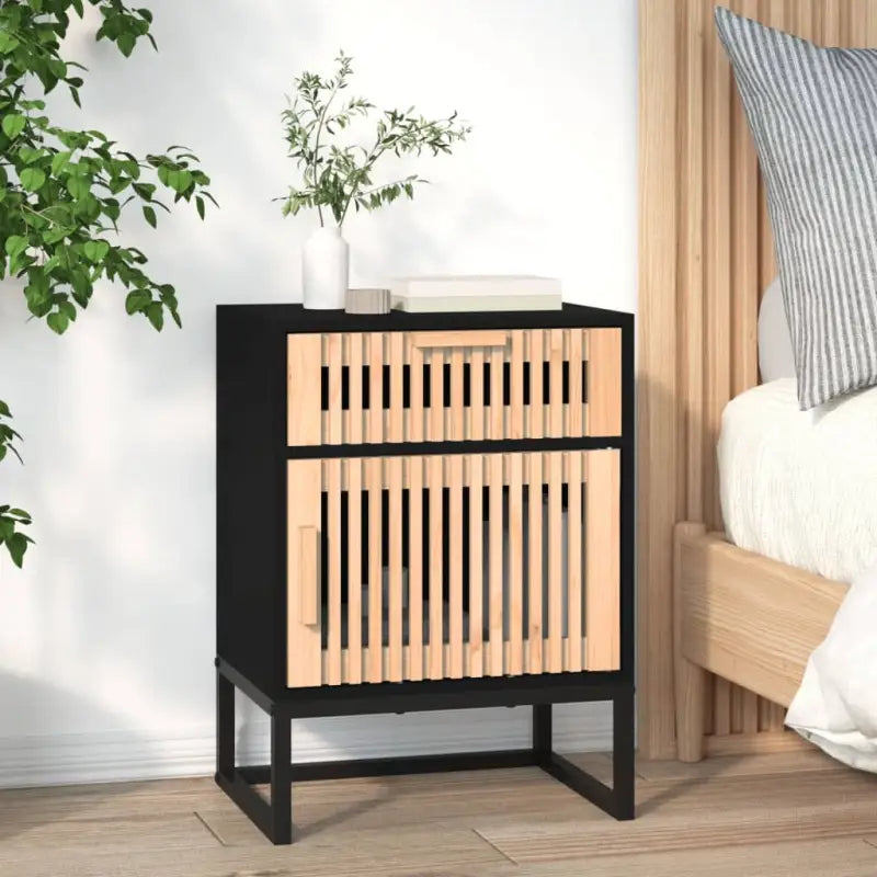 Nachtkastje met metalen poten en bewerkt hout in Scandinavisch design - Zwart / 1 - Nachtkastjes