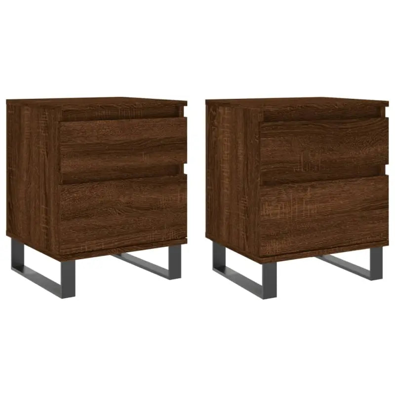 Nachtkastjes met bewerkt hout en metalen poten voor een strak interieur - Nachtkastjes