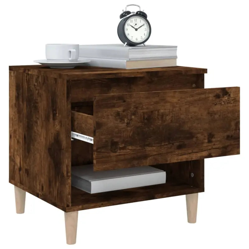 Nachtkastjes met bewerkt hout voor een elegant en tijdloos interieur - Nachtkastjes