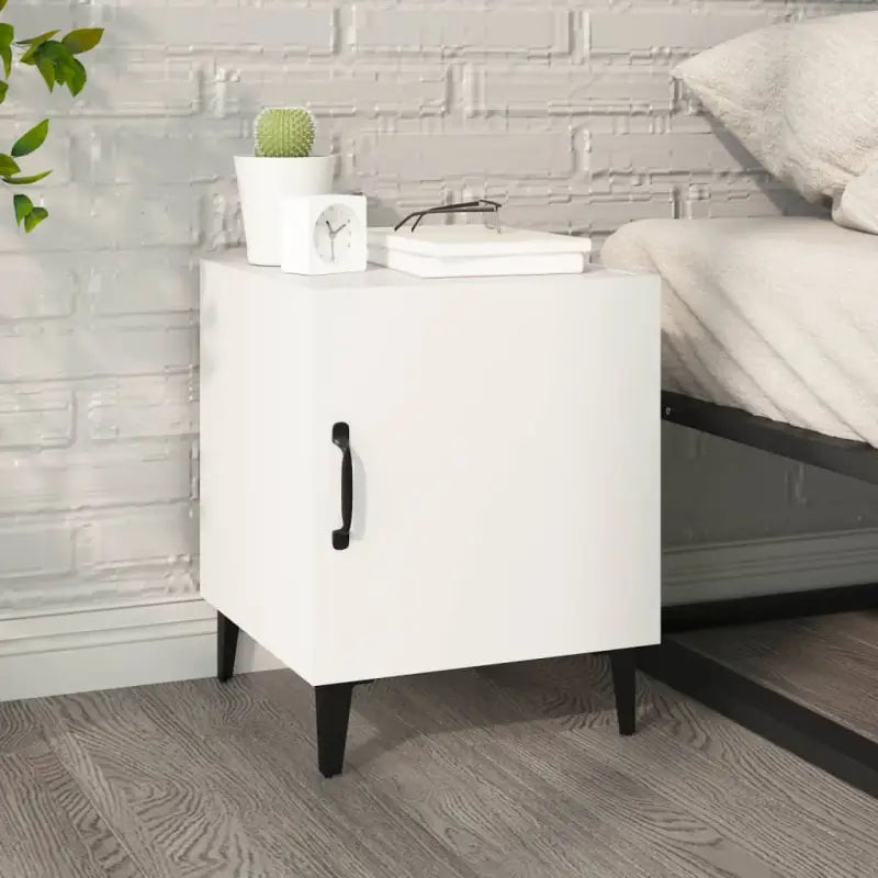 Nachtkastjes van bewerkt hout met elegant en tijdloos ontwerp - Nachtkastjes