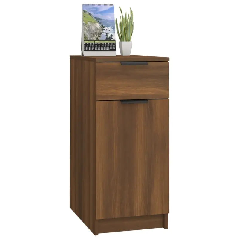 Opbergkast van bewerkt hout voor praktische en decoratieve opberging - Opbergkasten & lockerkasten