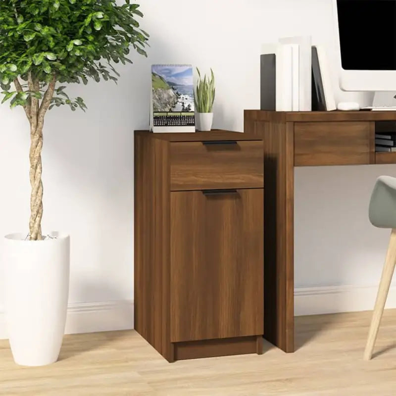 Opbergkast van bewerkt hout voor praktische en decoratieve opberging - Opbergkasten & lockerkasten