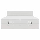 Ottomaans bed met wit materiaal en ruime opbergruimte - Bedden & bedframes