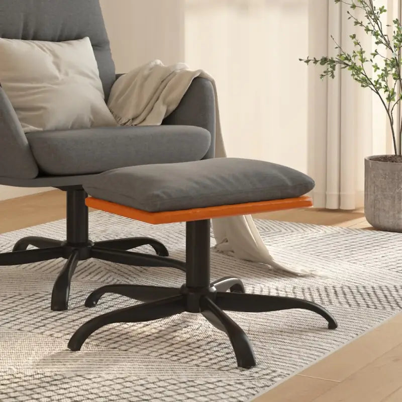 Poefs met metalen poten voor een modern en comfortabel interieur - Poefs