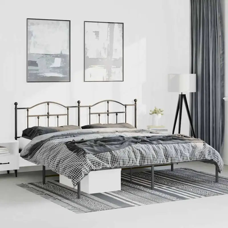 Robuust metalen bedframe met extra opbergruimte en tijdloos design - Zwart / 193 x 203 cm / met hoofdbord - Bedden &