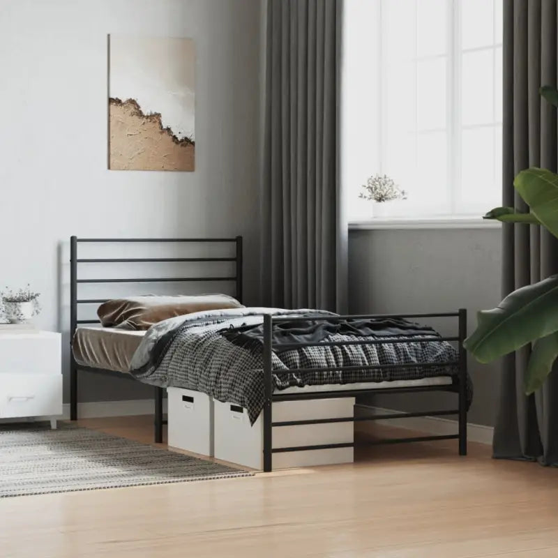 Robuust metalen latten bedframe met extra opbergruimte in klassiek design - Bedden & bedframes