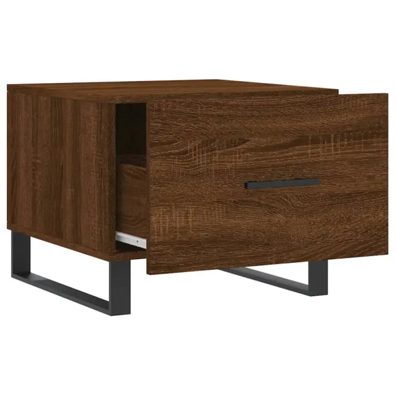 Salontafel met ijzeren poten en bewerkt hout voor een stijlvolle woonkamer - Salontafels