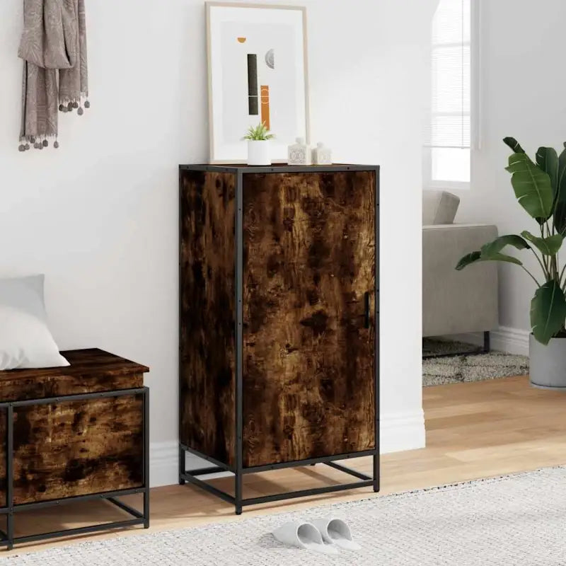 Schoenenrek met bewerkt hout voor een georganiseerde en stijlvolle ruimte - Schoenenrekken