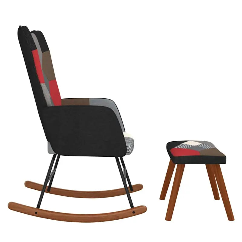 Schommelstoel met voetenbank en donker patchworkontwerp voor comfortabel zitten - Schommelstoelen