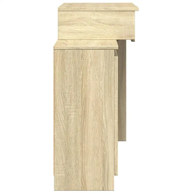 Slaapkamerkaptafel van bewerkt hout met cosmetica binnen handbereik - Slaapkamerkaptafels