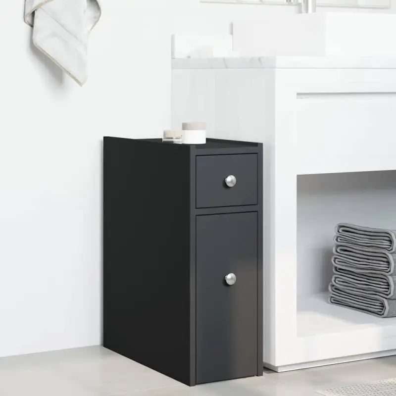 Smalle badkamerkast van bewerkt hout voor een praktische badkameroplossing - Opbergkasten & lockerkasten