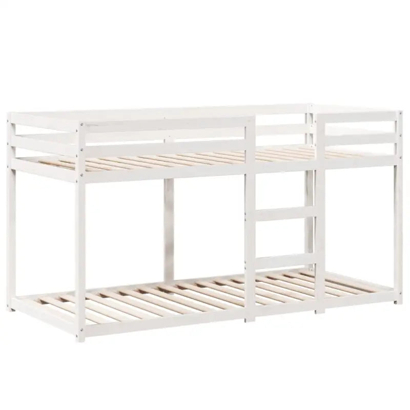 Stapelbed met bedhuis en open zijdeur van massief grenenhout in wit materiaal - Bedden & bedframes