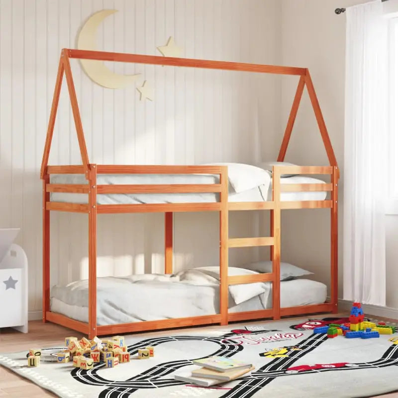 Stapelbed met bedhuis van massief grenenhout en open zijdeur - Bedden & bedframes