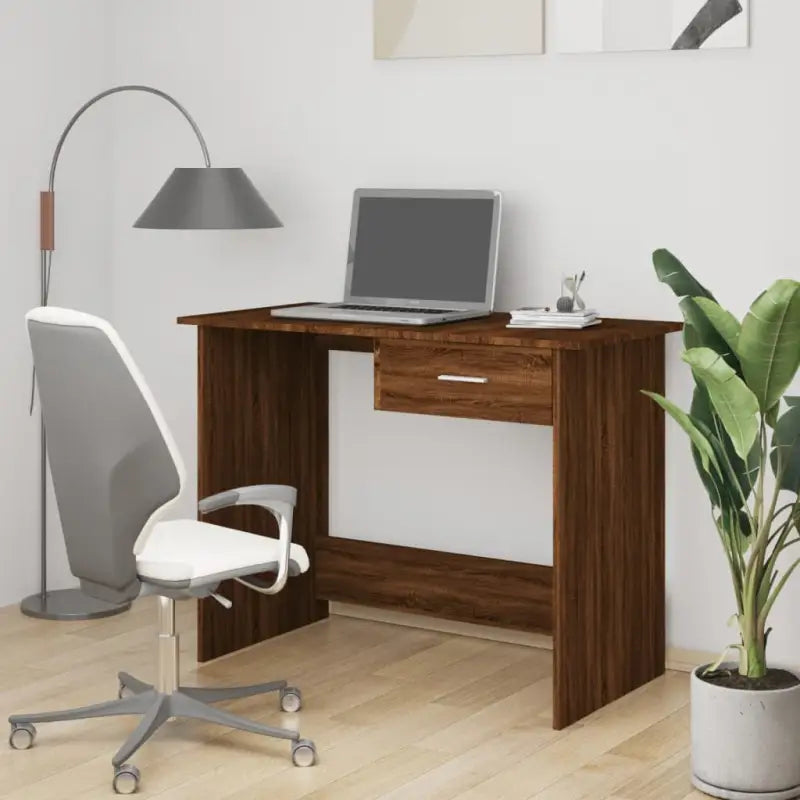 Stijlvol bureau van bewerkt hout voor studeer- of werkkamer - Bureaus