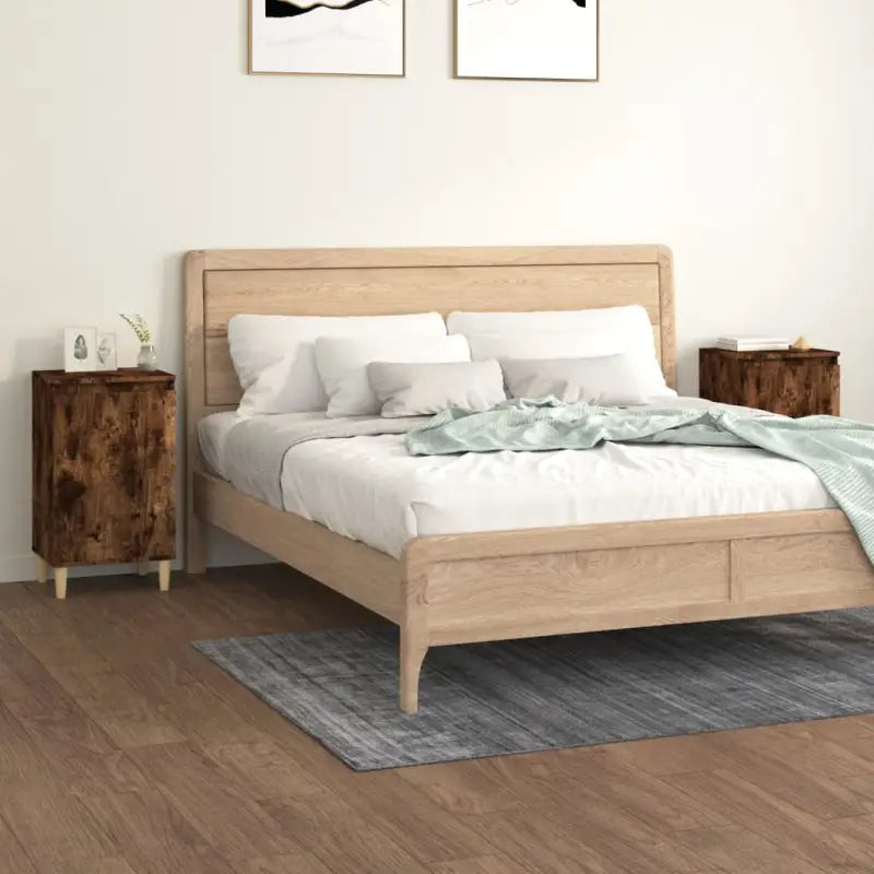 Stijlvol nachtkastje met houten poten en bewerkt hout voor een elegante inrichting - Gerookt eiken / 2 - Nachtkastjes