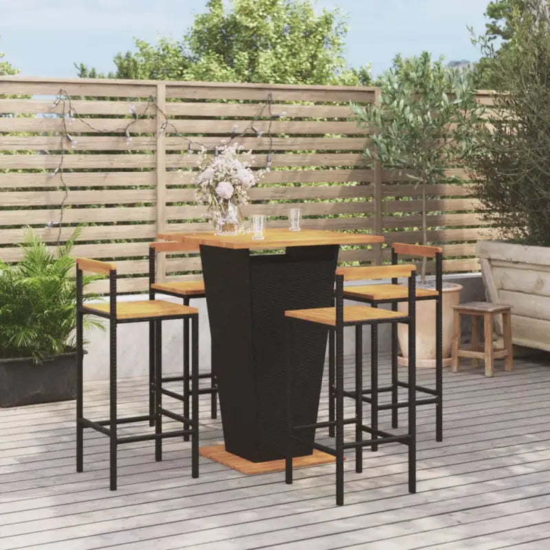 Stijlvolle tuinset van massief acaciahout en poly rattan met aangename uitstraling - Tuinsets