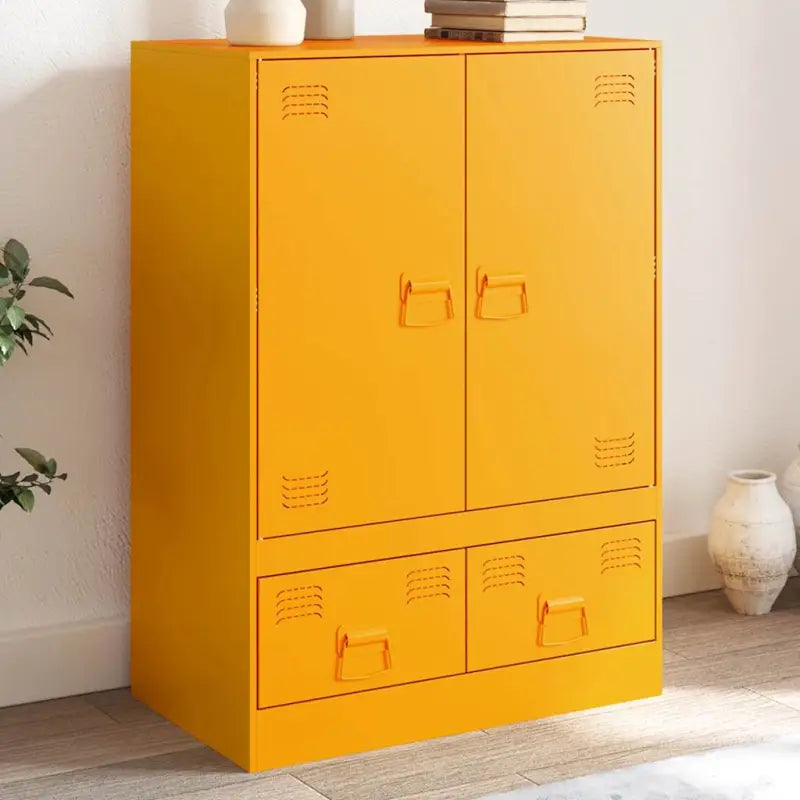Trendy hoge kast met koudgewalst staal en unieke charme - Dressoirs & buffetkasten