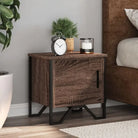 Trendy nachtkastje met metalen poten en bewerkt hout voor je interieur - bruin eikenkleur / 1 - Nachtkastjes