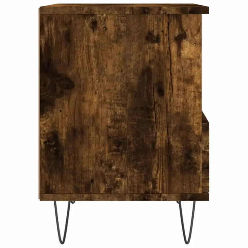 Trendy nachtkastjes met bewerkt hout en metalen poten voor een strak interieur - Nachtkastjes