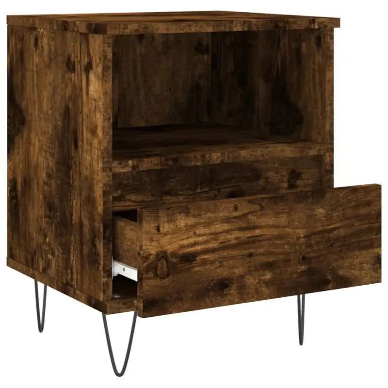 Trendy nachtkastjes met bewerkt hout en metalen poten voor een strak interieur - Nachtkastjes