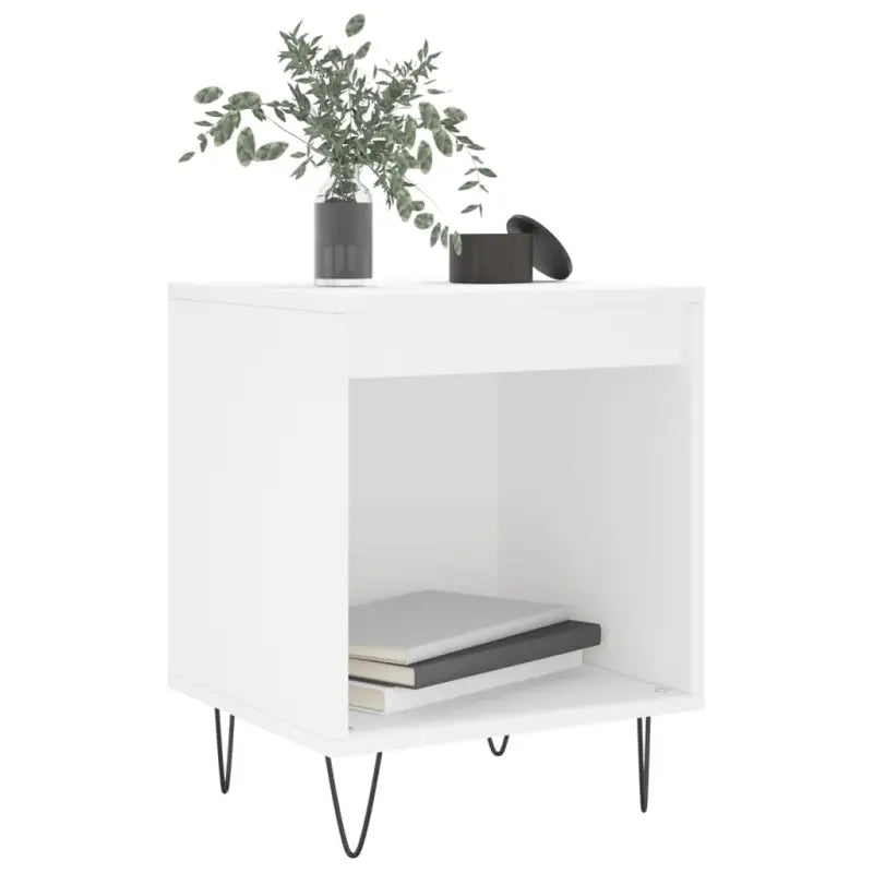 Trendy nachtkastjes van bewerkt hout met metalen poten voor een strak interieur - Nachtkastjes