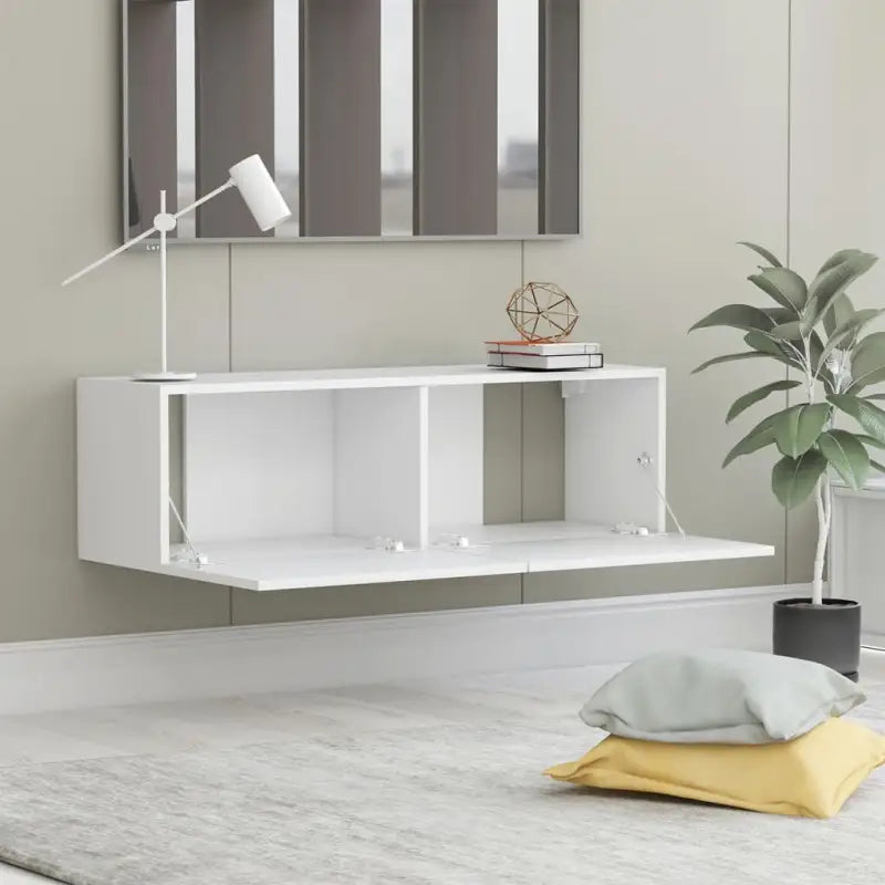 Tv-meubel met neerklapbare deuren en bewerkt hout voor een stijlvolle kamer - Tv-meubels