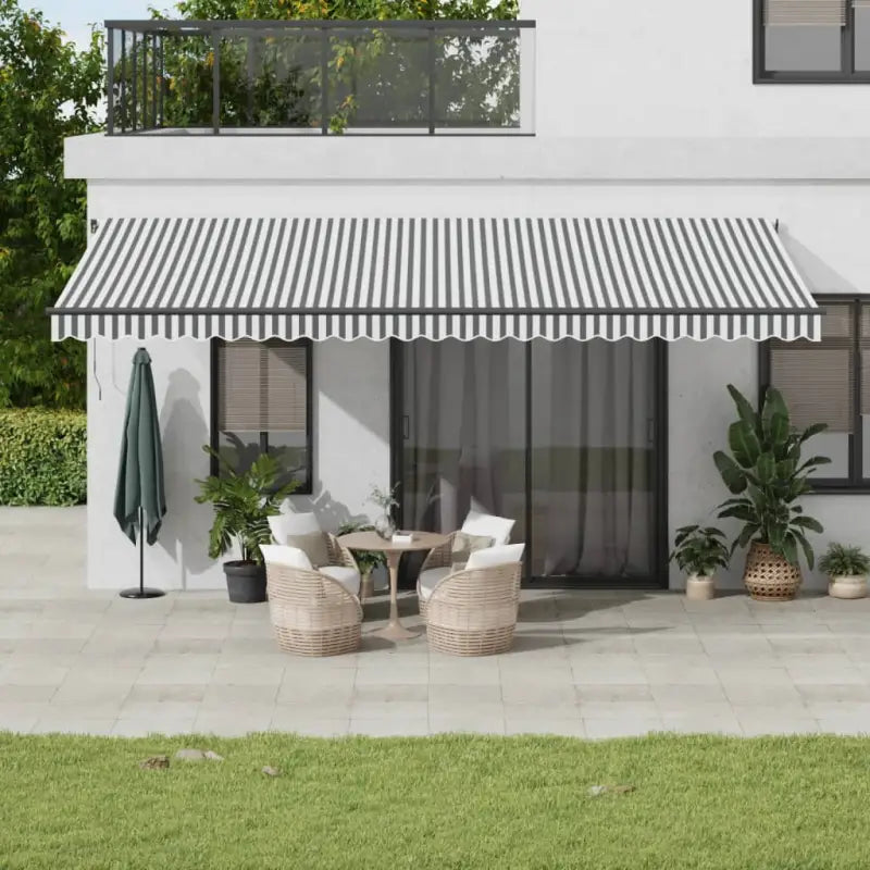 Uitschuifbare luifel met gepoedercoat aluminium frame voor koelte buiten - Antraciet en wit / 600 x 350 cm / 1